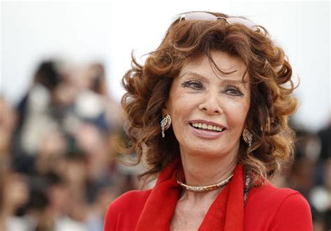 Explora 1.423 fotografías e imágenes de stock sobre sophia loren children o realiza una nueva. Netflix buys rights for new Sophia Loren movie - Wanted in ...