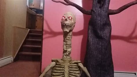 A diabolical killer whose brutal slayings leave a trail of cryptic messages hidden at the scene of the c. Bone Collector (YJ) Review - YouTube