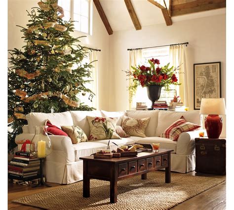Curtain design for living room comes in many variations and each of them gives a distinct ambiance to the room. 50 Stunning Christmas Decorations For Your Living Room ...