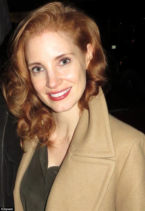 Jessica Chastain Gamely Poses With Fans In Toronto Daily Mail Online