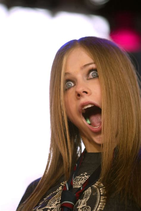 8 important life lessons we learned from avril lavigne her ie