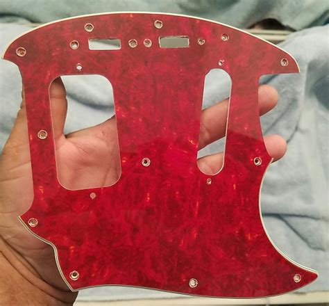 Im not comfortable enough to try this myself so would have to get a te. Red Tortoise Fender Mustang Pickguard MIJ/CIJ | Reverb