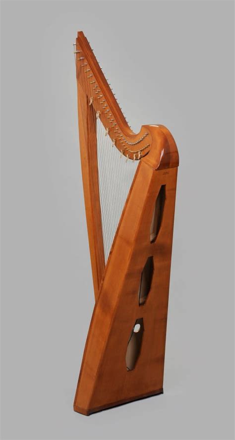 Neo Sirr Lever Harp › Thurau