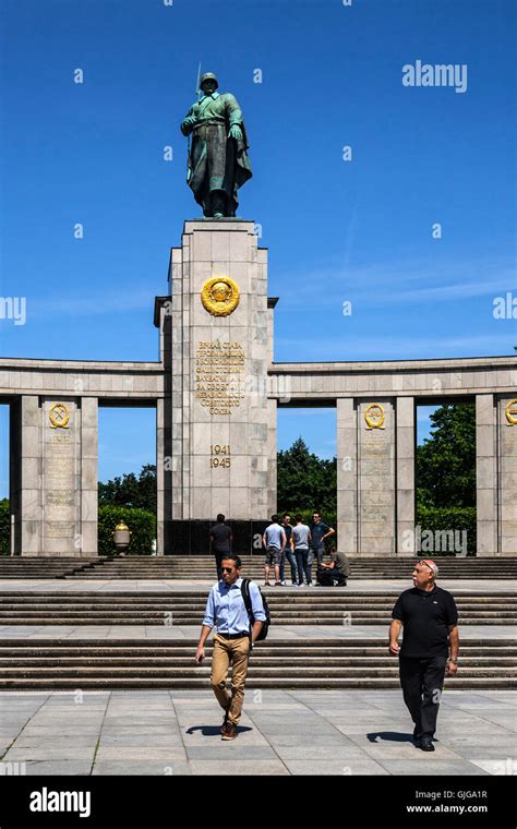 Soviet War Memorial Tiergarten Park Berlin Germany Stock Photo Alamy