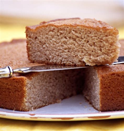 Mélanger le fromage frais et la crème fraîche avec le sucre. Ardéchois, gâteau moelleux à la crème de marrons - les ...