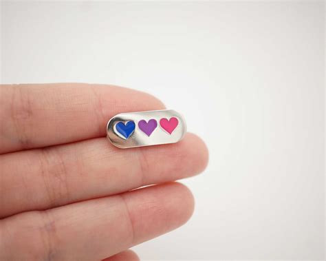 bisexual pin enamel hearts plate pride compoco