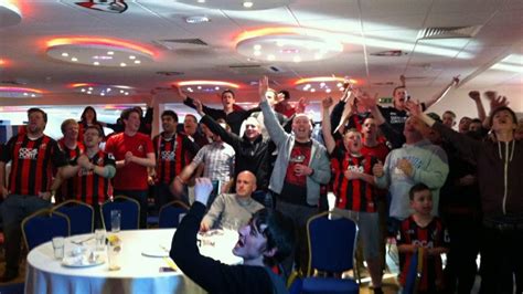 Fans Celebrate Promotion For Afc Bournemouth Meridian Itv News