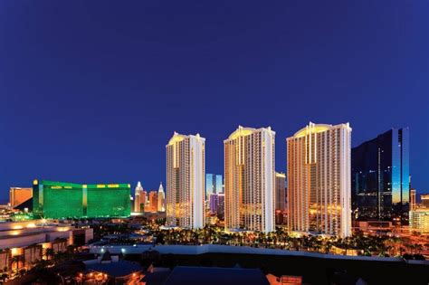 The Signature At Mgm Grand Hotel Las Vegas Strip Las Vegas On The