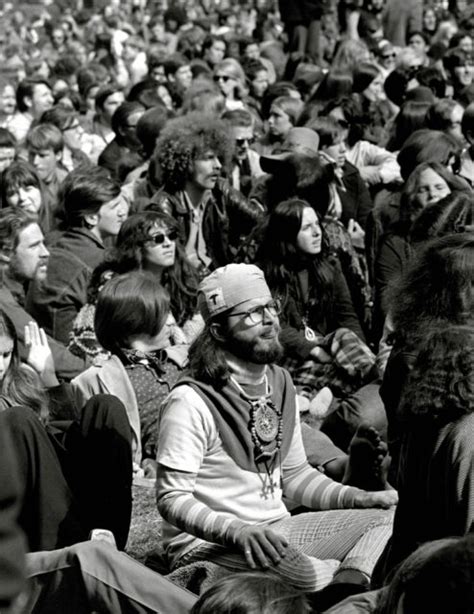 Interesting Photos Of Hippies In Haight Ashbury San Francisco In 1967