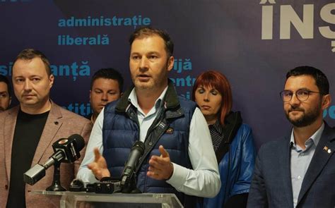 George Lazăr Pnl Neamţ Ca Preşedinte Al Cj Neamţ împreună Cu