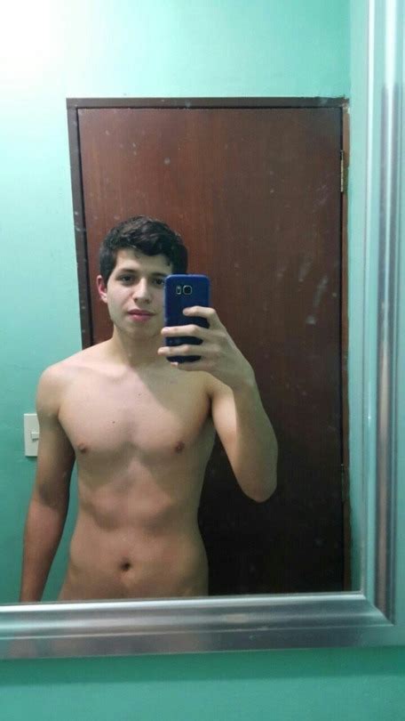 Bisexmexico Un Seguidor Nos Comparte El Pack De Su Cuerpo Desnudo Con