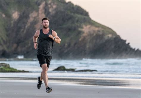 Versi terbaru dari aplikasi health, fitness, centr, chris, hemsworth, workouts, train, trainers chefs, subscription, experts ini adalah 1.11. Chris Hemsworth Wants to Keep You Fit and Sane in Self ...