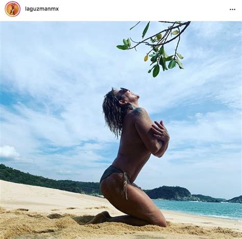 Alejandra Guzmán celulitis hace topless en la playa y presume cuerpo
