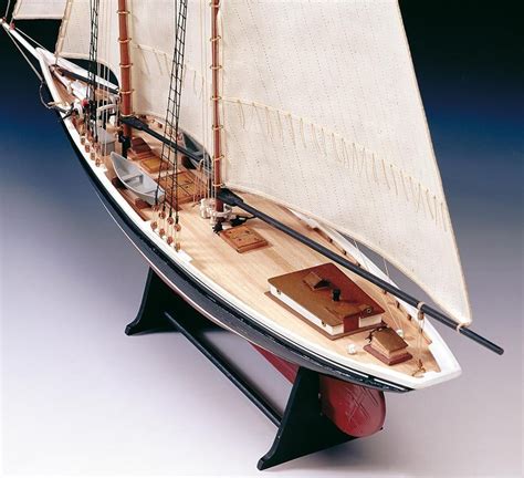Amati Bluenose 1921 Fishing Schooner 1100 Scale Model Boat Kit 1447