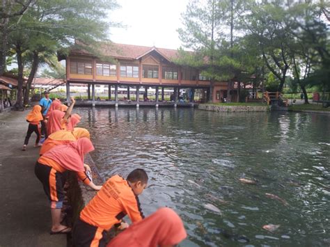 Tiket masuk di candi umbul ini adalah rp 6.000 per orang. Tiket Masuk Tlatar Boyolali 2020 / Pengunjung Tlatar ...