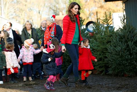 Kate Middleton And Prince William S Christmas Card Revealed What Do They Look Like This Year