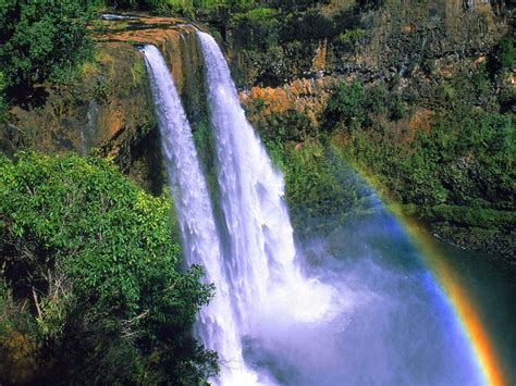 Tourist Attractions Hawaii Waterfall