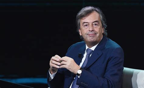Direttore clinica malattie infettive dell'ospedale san martino di l'infettivologo matteo bassetti: La scienza non è democratica. I vaccini sono utili, le ...