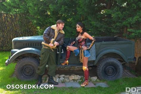 Anissa Kate Dc Comics Wonder Woman 17 Naked Cosplay Photos Onlyfans Patreon Fansly