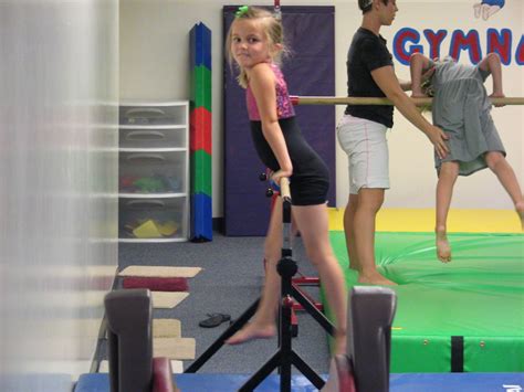 Women's gymnastics | beautiful gymnastic performance on. Girls Gymnastics | Posing before flipping | Beauty Playin ...