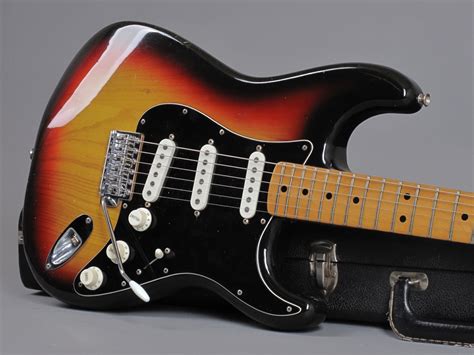1976 Fender Stratocaster 3 Tone Sunburst Guitarpoint