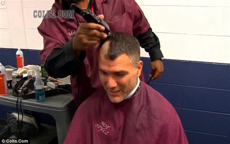 Indianapolis Colts Players Shave Their Heads In Support Of Cancer Stricken Coach Daily Mail