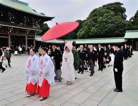 Old Tradition Meets Modern Fun Japanese Wedding Ceremonies