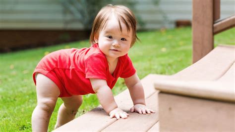 When Should My Baby Start Crawling