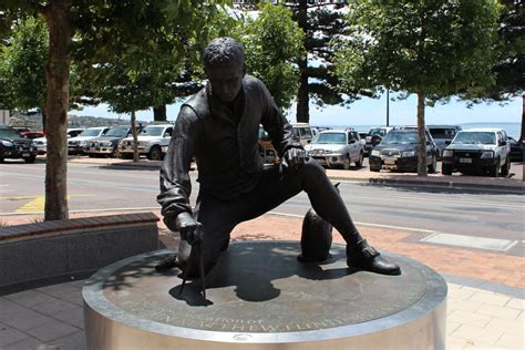 Matthew Flinders And His Cat Trim Statute Attraction Tour Port Lincoln