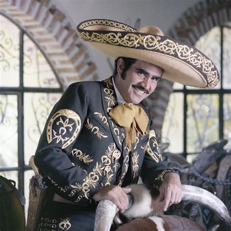Vicente fernández gomez (born february 17, 1940), simply known as vicente fernández, is a mexican folk singer and actor. Vicente Fernández cumple 80 años alejado de los escenarios ...