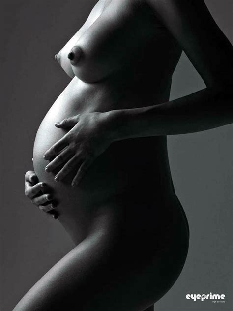 Miranda Kerr Pregnant Nude Pics In W Magazine Nsfw Celebs | SexiezPix Web  Porn