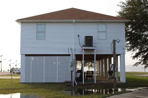 Water Front Beach House Pass Christian Ms Has Air Conditioning And