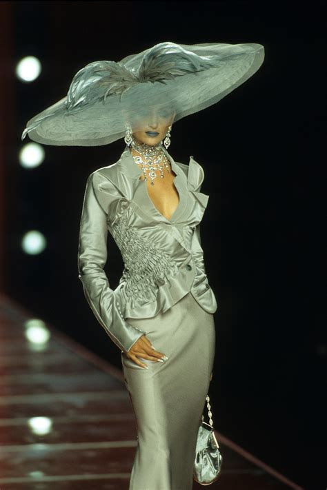 Christian Dior Fall 2000 Couture Fashion Show Details Vogue Fashion