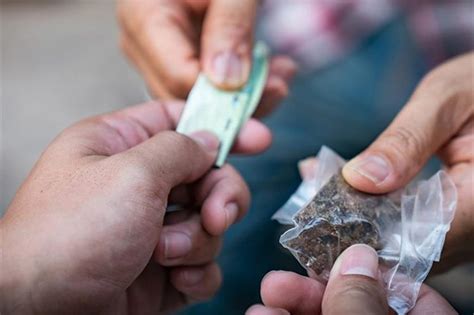 TORINO: SORPRESO CON DROGA IN TASCA, ARRESTATO - TELECUPOLE