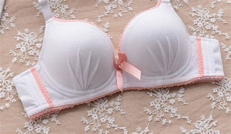 5 Bras For Small Breast For A Sexy And Fabulous Look