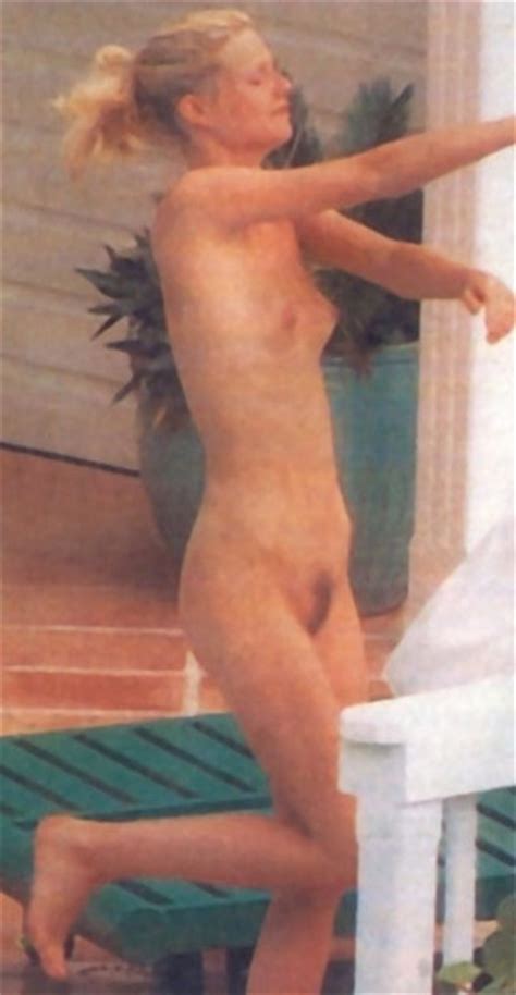 Gwyneth Paltrow Nuda ~30 Anni In Beach Babes