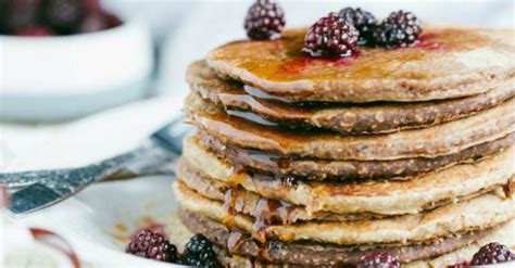 This healthy pancake recipe is super easy to make! Fluffy Greek Yogurt Pancakes | Healthy Recipe ⋆ Food Curation