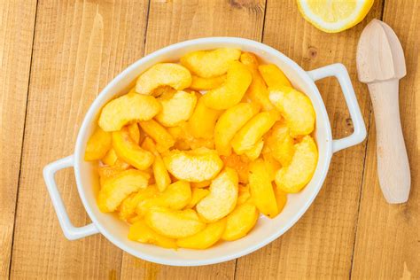 How to blanch peaches to easily remove the skin before canning, making jam, freezing or freeze drying. Peach Cobbler Recipe with Fresh, Frozen, or Canned Peaches