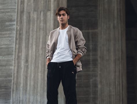 His birthday, what he did before fame, his family life, fun trivia facts, popularity rankings, and more. Benjamin Ingrosso: "Låten handlar om att borsta av sig ...