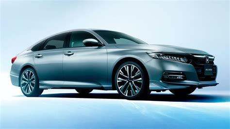 Tenth Gen Honda Accord Finally Reaches Japan Gains Genuine Accessories