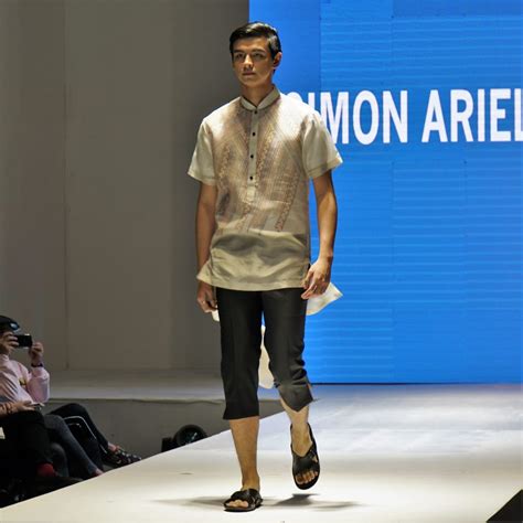 Trendy Barongs For Men At The Philippine Fashion Week Holiday 2019