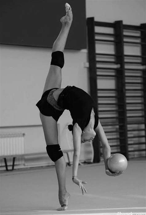 Pin By Erika Lin On Rhythmic Gymnastics Gymnastics Poses Rhythmic Gymnastics Rhythmic