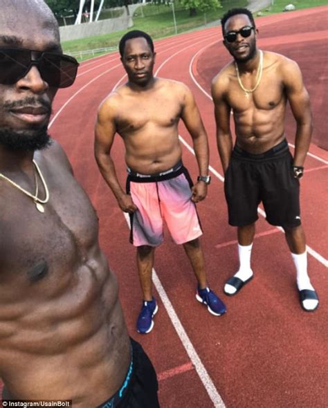 Usain Bolt Shows Off Physique Ahead Of World Championships Daily Mail