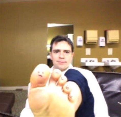 rivers cuomo s feet