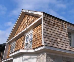 From cottages to bungalows, you can find cedar shingles in nearly every part of the country. fake shake | Cedar siding, Cedar homes, Cedar shingle siding