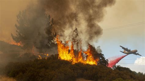 Für dieses foul sieht remo freuler die rote karte. Kalifornien: Kampf gegen Waldbrände dauert an - Yosemite ...