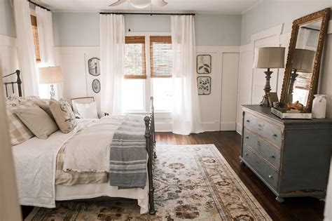 Bedroom From Hgtvs Hometown I Love These Colors With The Wood Coastal Bedrooms Dreamy