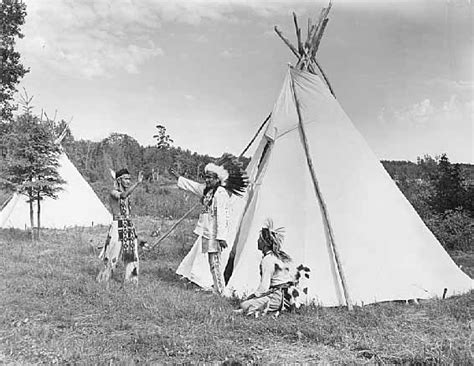 Chippewa Men In Indian Dress In Front Of Wigwam 1940