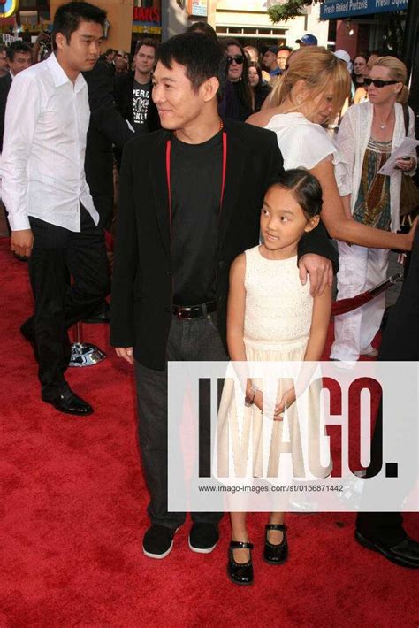 Jet Li And Daughter Jane At The Premiere Of The Mummy Tomb Of The