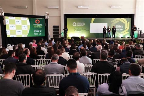 Em Cascavel 270 pessoas celebram conquistas e aprendem sobre liderança